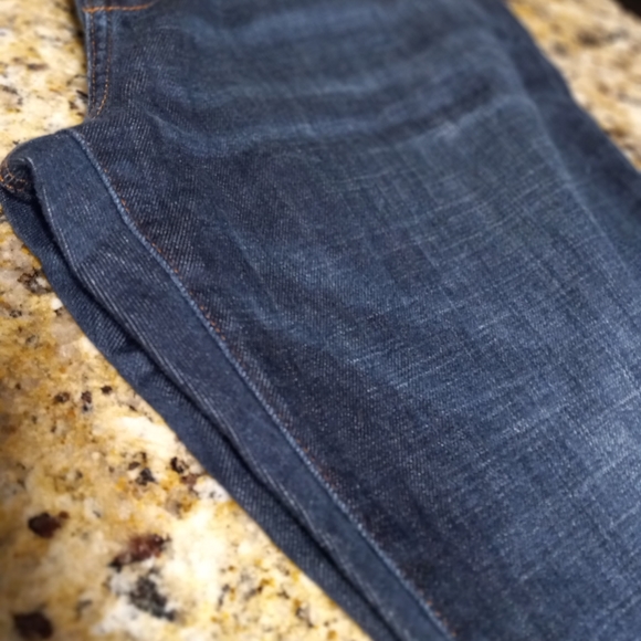 Banana Republic lightweight straight indigo Jean size 30. - Picture 3 of 4